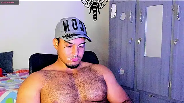 Big furry bear13 online show from 01/29/25, 08:08