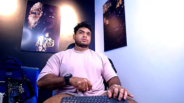 Big furry bear13 online show from 12/18/25, 05:02