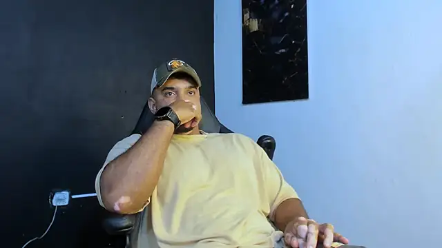 Big furry bear13 online show from 05/09/26, 09:58
