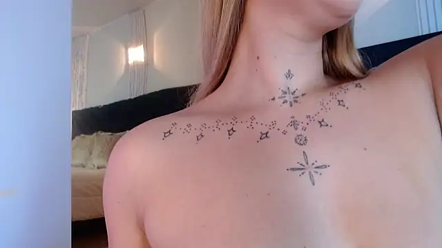 MollyCruz online show from 09/25/25, 10:41