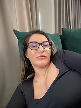 HotXMom online show from 02/18/25, 11:11