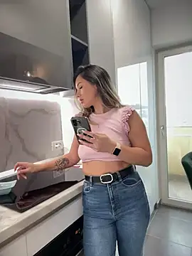 HotXMom online show from 03/17/25, 07:24