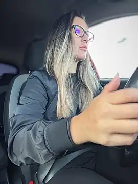 HotXMom online show from 09/18/25, 05:53