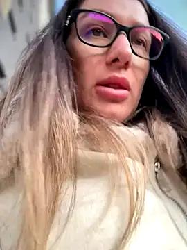 HotXMom online show from 09/27/25, 03:55