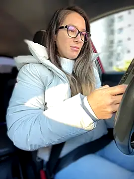 HotXMom online show from 10/20/25, 06:03