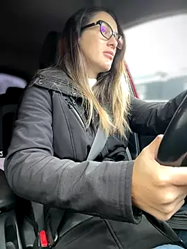 HotXMom online show from 11/18/25, 06:51