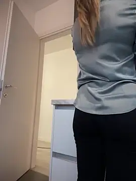 HotXMom online show from 11/30/25, 11:58