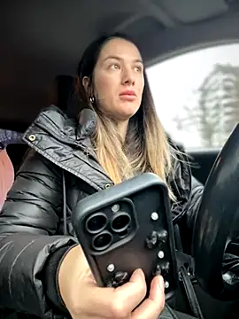 HotXMom online show from 12/03/25, 06:54