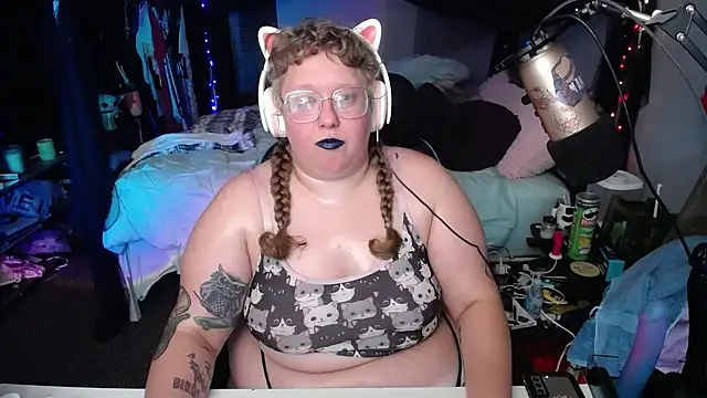 FatVeronica online show from 01/11/25, 04:38