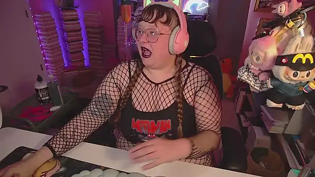 FatVeronica online show from 06/18/26, 07:18