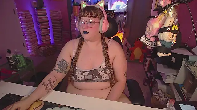 FatVeronica online show from 06/24/26, 05:01