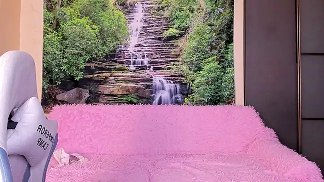 Ksuhesa online show from 04/25/26, 01:41