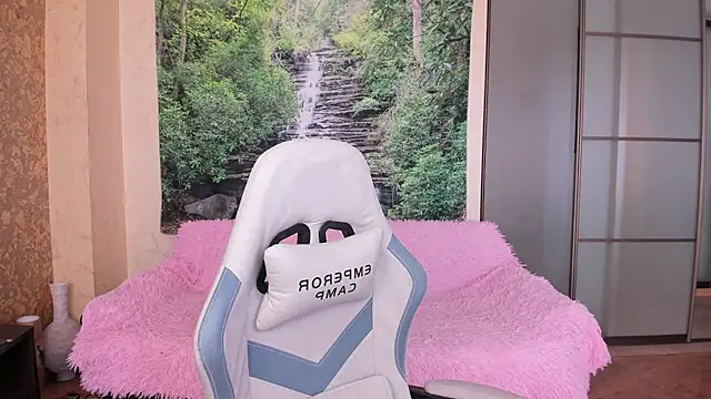 Ksuhesa online show from 04/30/26, 02:07