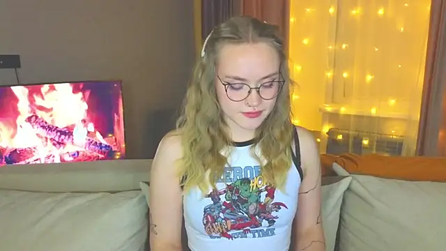 Aurora Golden1 online show from 12/16/24, 07:54