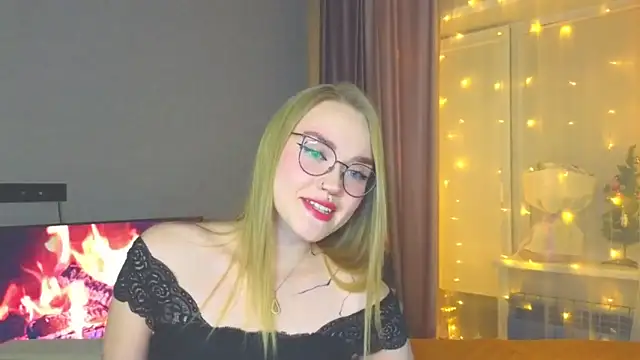 Aurora Golden1 online show from 12/23/24, 03:55