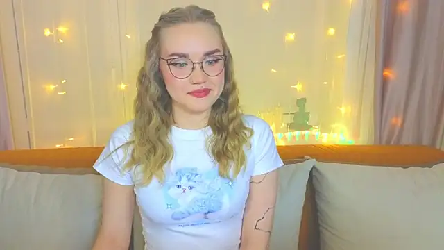 Aurora Golden1 online show from 02/11/25, 04:02