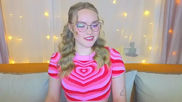 Aurora Golden1 online show from 03/18/25, 04:04