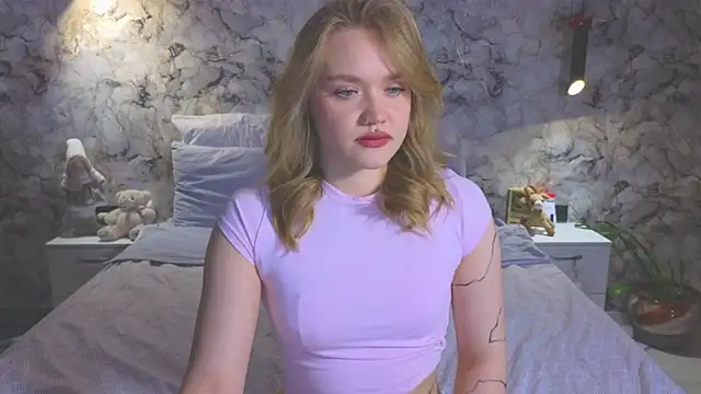 Aurora Golden1 online show from 03/26/26, 12:50