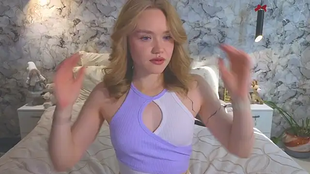 Aurora Golden1 online show from 04/07/26, 02:56