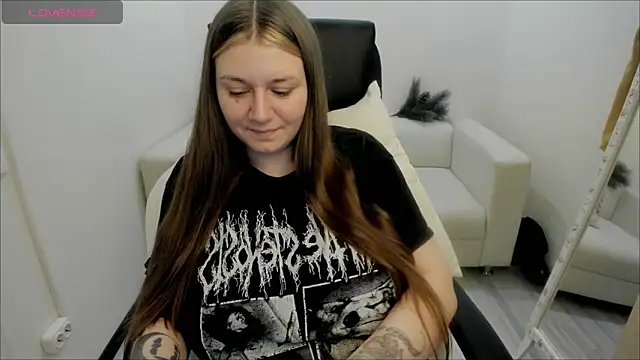 AlisaBacker online show from 01/02/25, 10:22