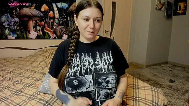 AlisaBacker online show from 10/10/25, 03:55