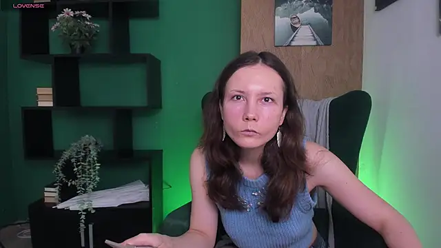 Snapshot of OliviaTurnery chatting on 12/16/25, 12:54 OliviaTurnery online show from 12/16/25, 12:54