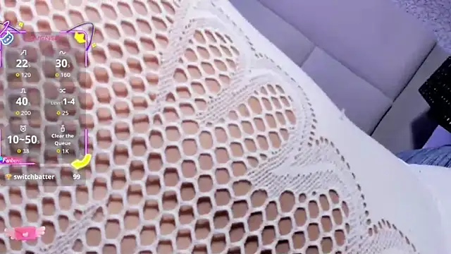 Snapshot of Summer_walkerr chatting on 09/27/25, 12:43 Summer walkerr online show from 09/27/25, 12:43