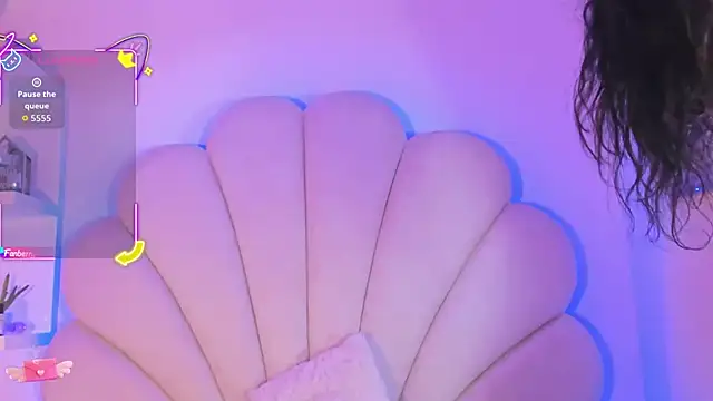 Snapshot of Summer_walkerr chatting on 11/20/25, 01:11 Summer walkerr online show from 11/20/25, 01:11