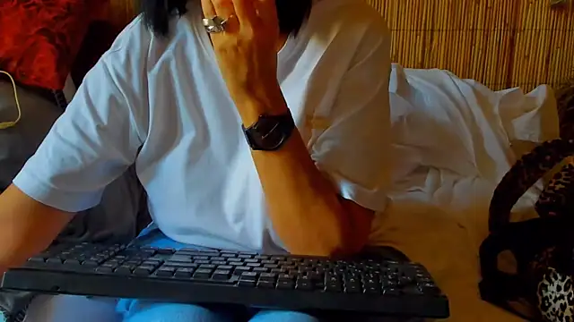 Snapshot of shannon4u chatting on 06/08/26, 08:26 shannon4u online show from 06/08/26, 08:26
