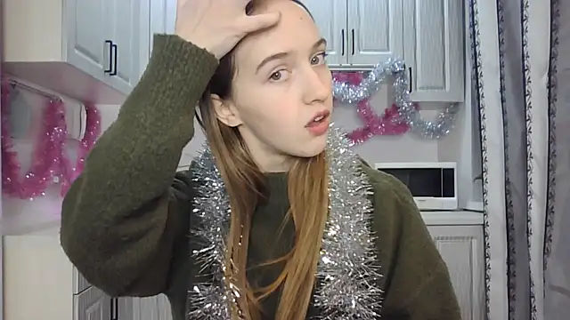 Snapshot of leslie_my_lovee chatting on 12/16/24, 08:05 leslie my lovee online show from 12/16/24, 08:05