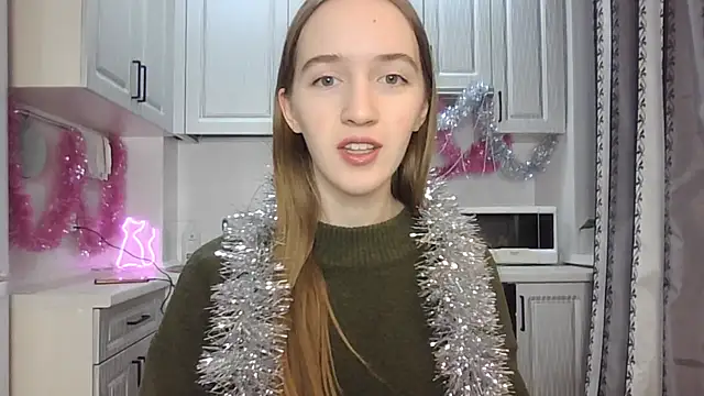 Snapshot of leslie_my_lovee chatting on 12/21/24, 08:10 leslie my lovee online show from 12/21/24, 08:10