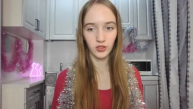 Snapshot of leslie_my_lovee chatting on 12/22/24, 10:58 leslie my lovee online show from 12/22/24, 10:58