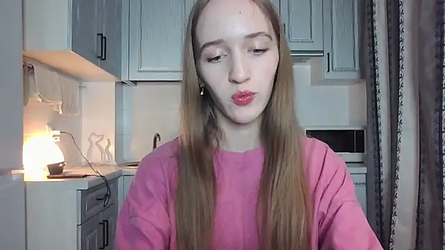 Snapshot of leslie_my_lovee chatting on 09/14/25, 08:08 leslie my lovee online show from 09/14/25, 08:08