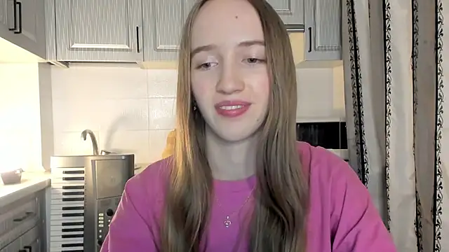 leslie my lovee online show from 12/13/25, 07:53