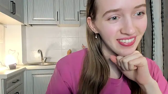 leslie my lovee online show from 12/15/25, 05:23