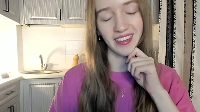 Snapshot of leslie_my_lovee chatting on 12/19/25, 04:36 leslie my lovee online show from 12/19/25, 04:36