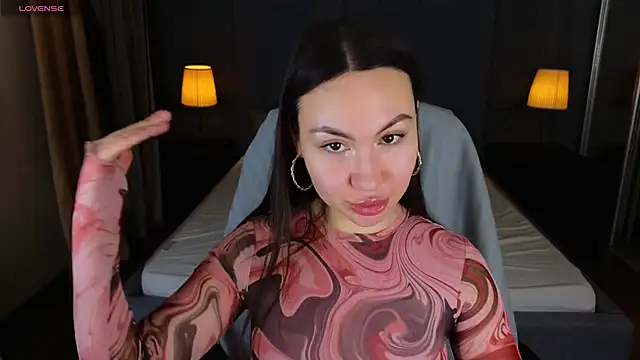 Snapshot of GIGI_BENNET chatting on 12/19/24, 05:18 GIGI BENNET online show from 12/19/24, 05:18