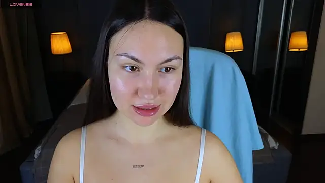 Snapshot of GIGI_BENNET chatting on 12/24/24, 05:38 GIGI BENNET online show from 12/24/24, 05:38