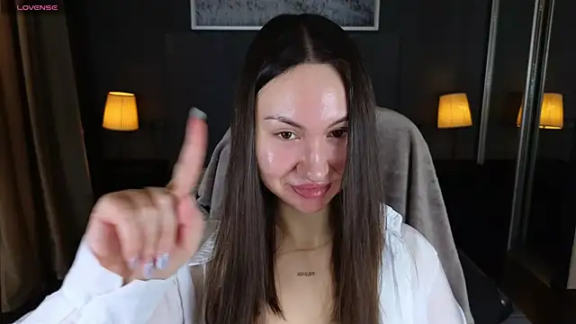 Snapshot of GIGI_BENNET chatting on 02/18/25, 05:42 GIGI BENNET online show from 02/18/25, 05:42