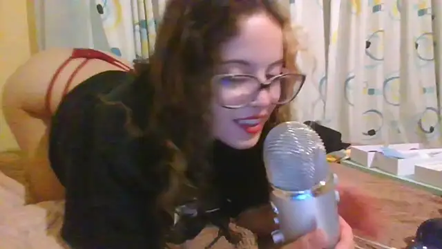 Snapshot of frikigyal chatting on 02/16/25, 02:42 frikigyal online show from 02/16/25, 02:42