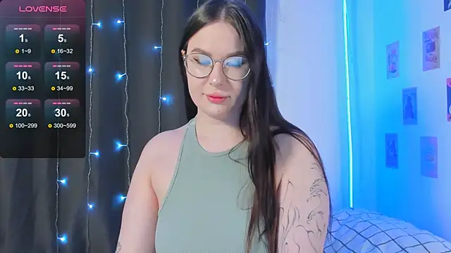 Snapshot of MyNameIsLilith chatting on 01/05/25, 06:13 MyNameIsLilith online show from 01/05/25, 06:13