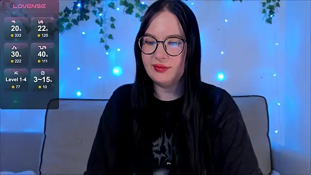 Snapshot of MyNameIsLilith chatting on 03/18/25, 02:15 MyNameIsLilith online show from 03/18/25, 02:15