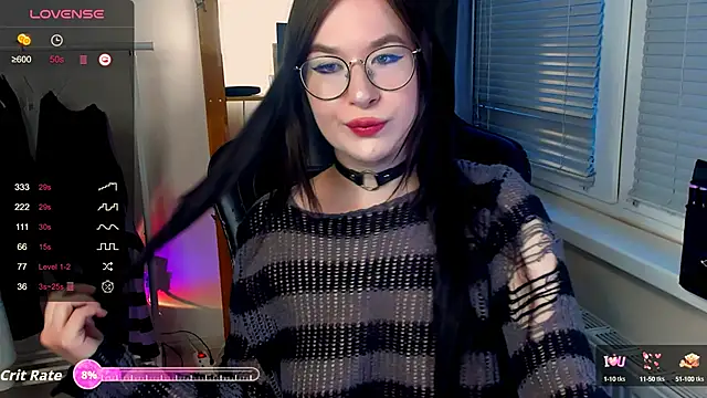 Snapshot of MyNameIsLilith chatting on 09/19/25, 04:14 MyNameIsLilith online show from 09/19/25, 04:14