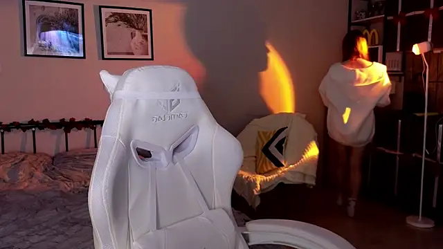 doll lol  online show from 06/07/26, 06:11