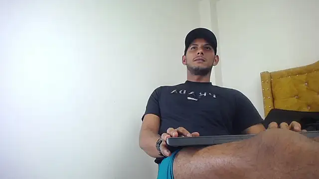 Snapshot of Chris_Dick23 chatting on 06/12/26, 05:50 Chris Dick23 online show from 06/12/26, 05:50