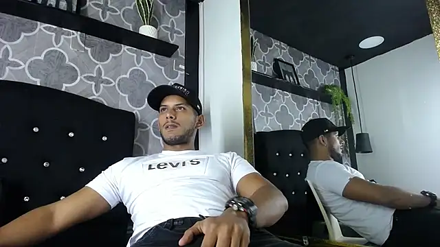 Snapshot of Chris_Dick23 chatting on 07/19/26, 04:27 Chris Dick23 online show from 07/19/26, 04:27