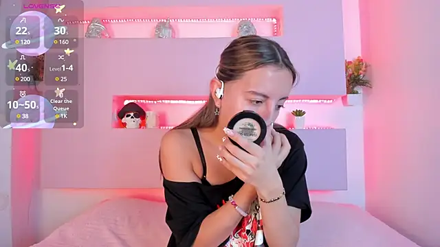 Miiaa doll online show from 03/20/25, 12:00