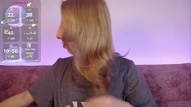 Miiaa doll online show from 10/25/25, 12:29