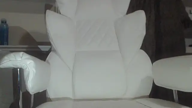 Snapshot of Tecsavy chatting on 09/21/25, 05:09 Tecsavy online show from 09/21/25, 05:09