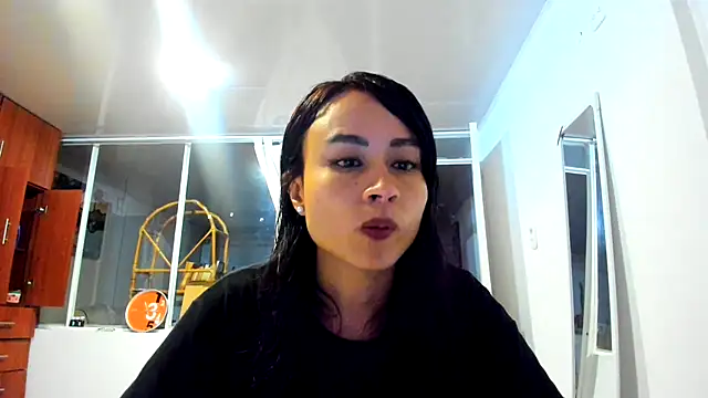 Snapshot of reme_ark23 chatting on 10/21/25, 04:13 reme ark23 online show from 10/21/25, 04:13